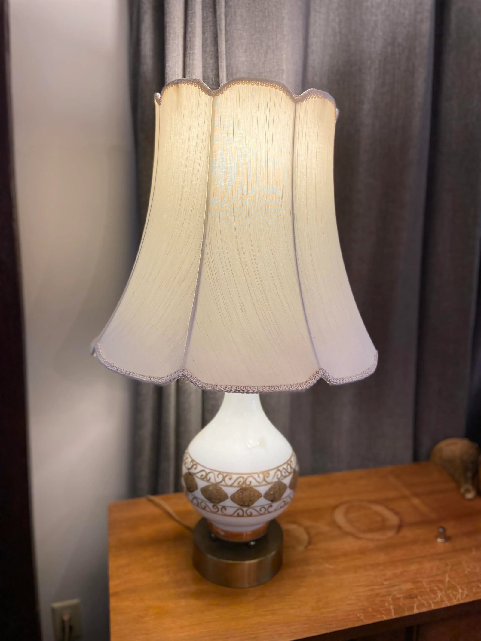 Vintage Mid 20th Century Hollywood Regency Lamp - 2