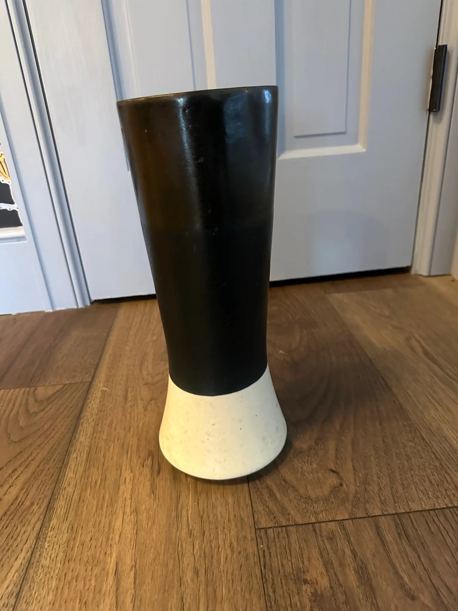 1970s Black and White Color-Blocked Mexican Vase - 2