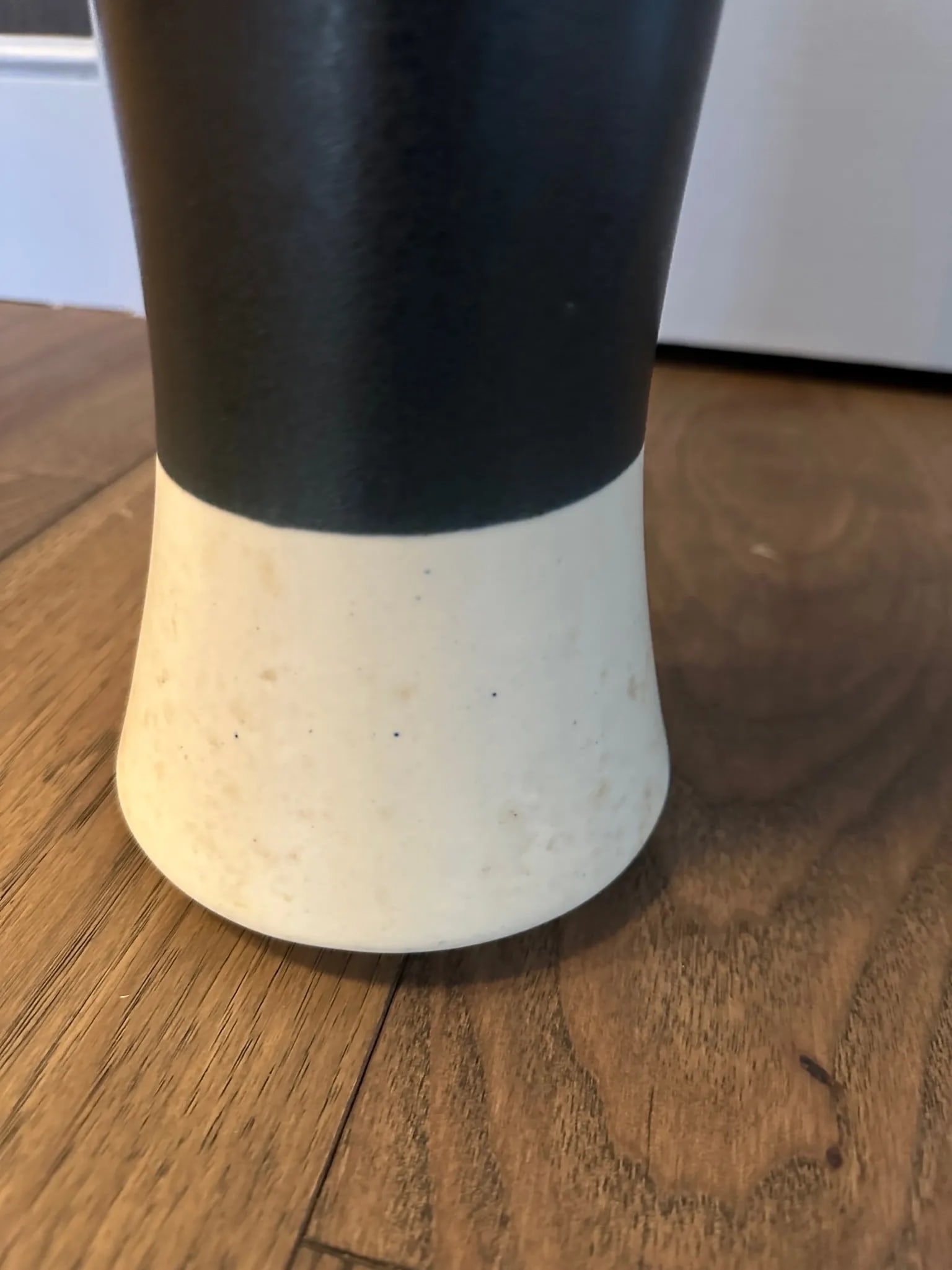 1970s Black and White Color-Blocked Mexican Vase - 3