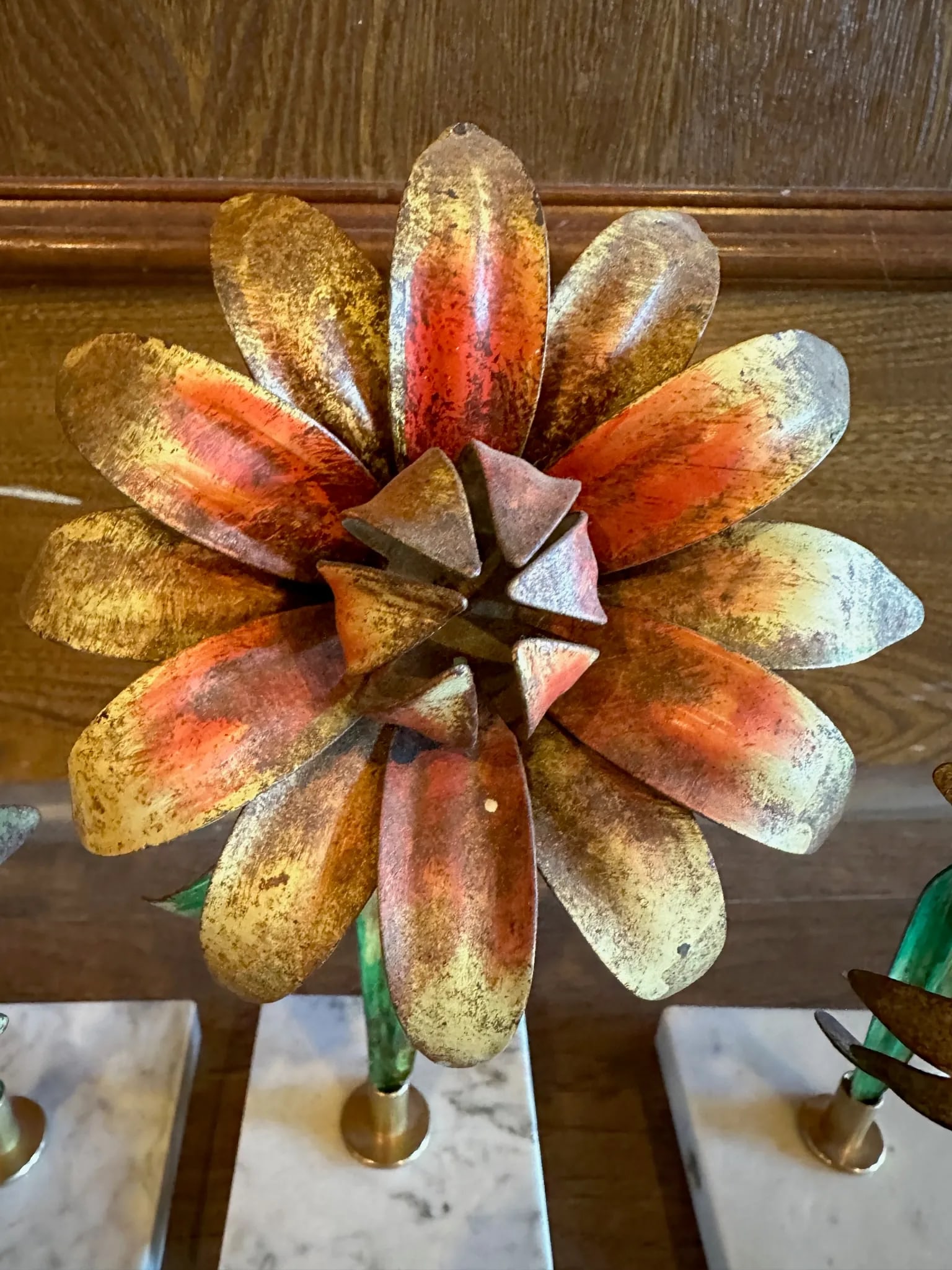 1970s Set of 3 Decorative Metal Flowers on Marble Bases - 5