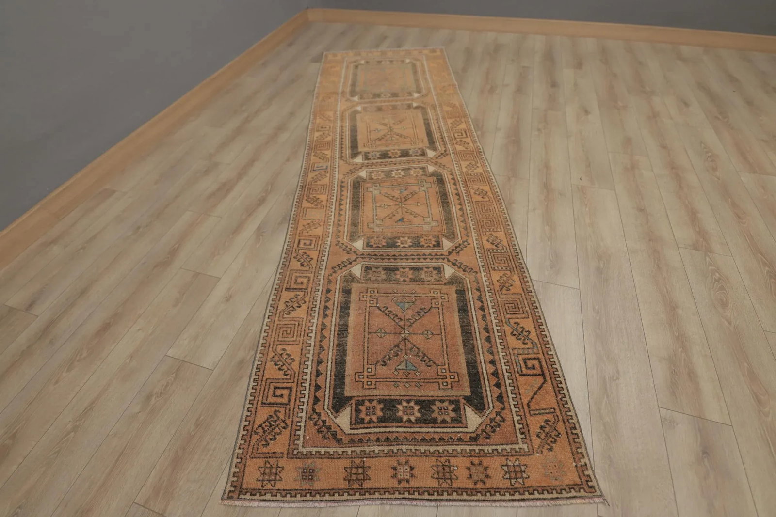 1960s Southwestern Style Geometric Desing Beige Turkish Runner Rug - 11