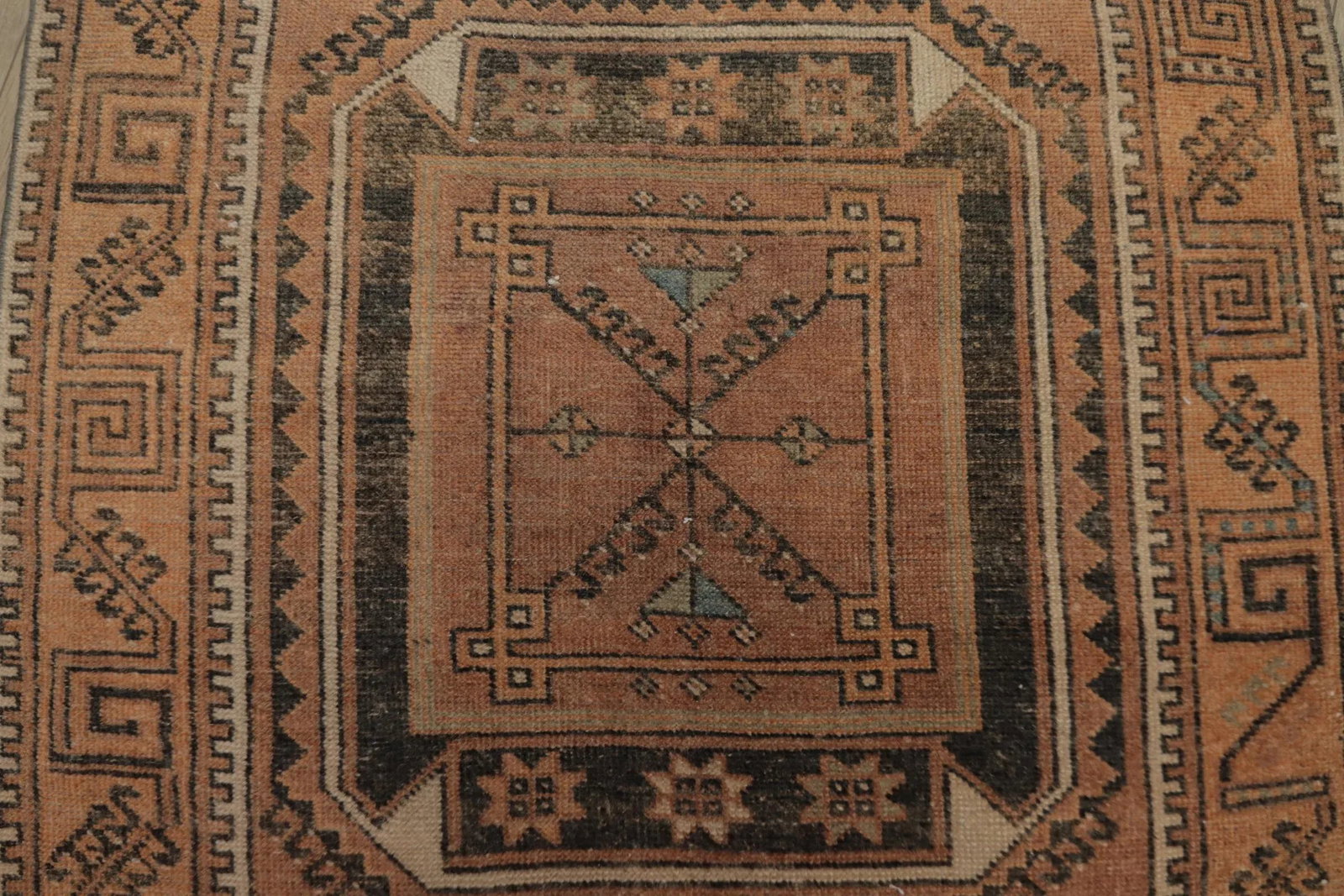 1960s Southwestern Style Geometric Desing Beige Turkish Runner Rug - 6