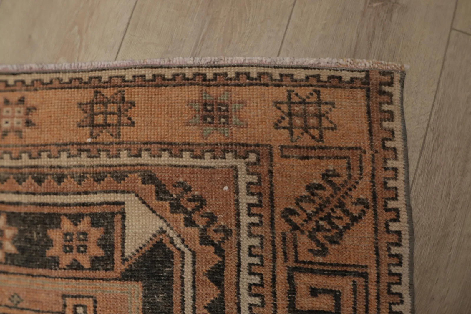 1960s Southwestern Style Geometric Desing Beige Turkish Runner Rug - 7
