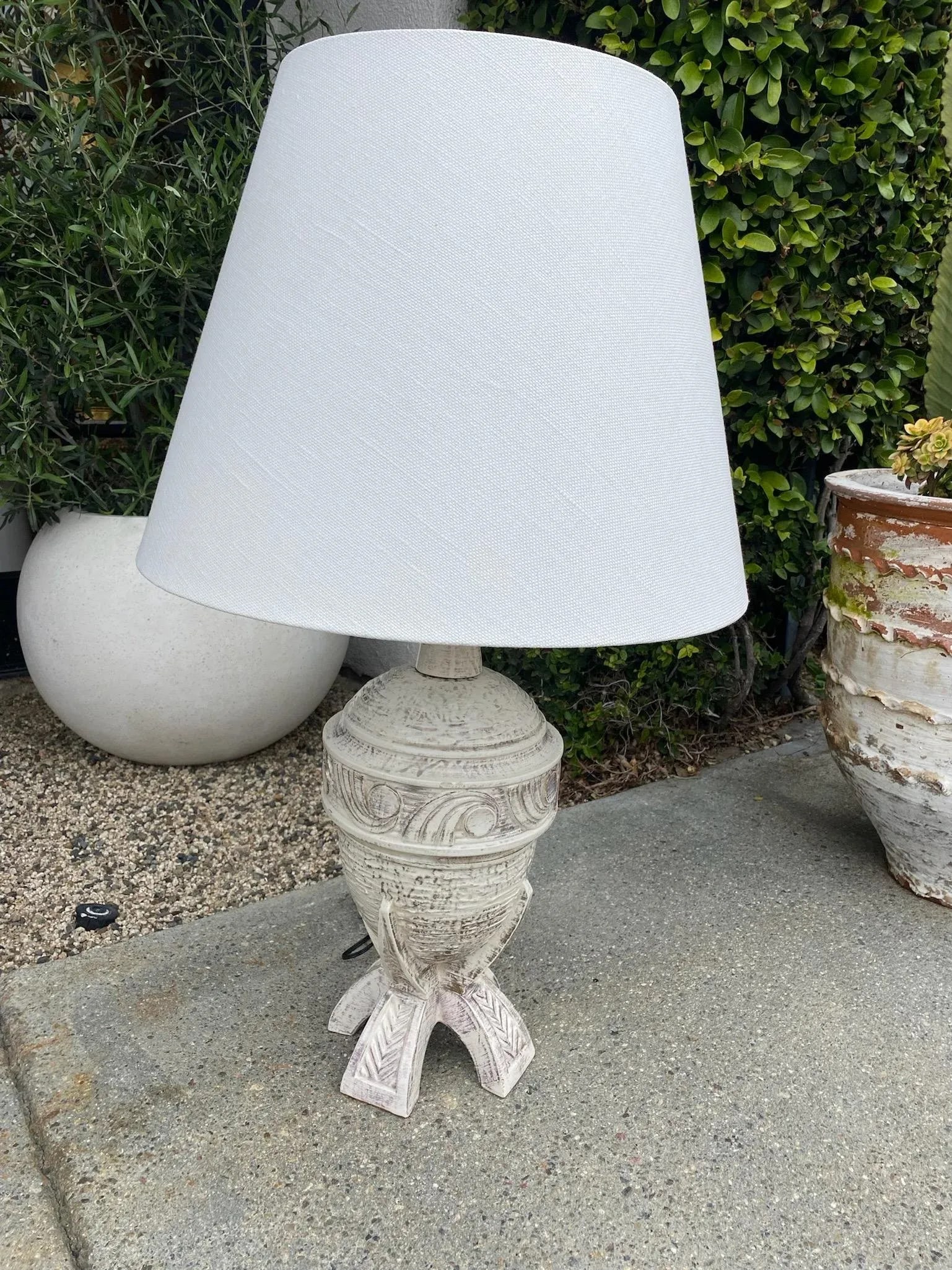 Vintage White and Gold Leaf Painted Ceramic Lamp - 10