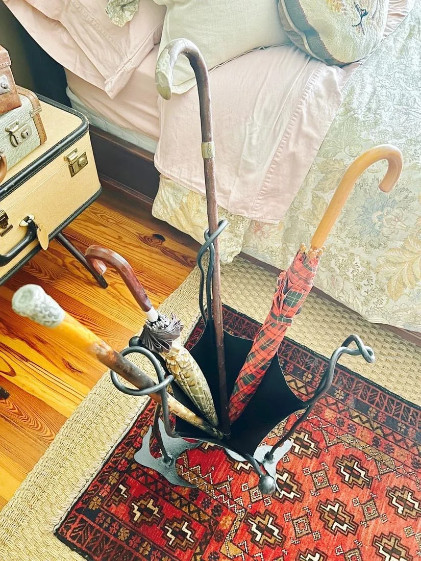 1960s Mid-Century Modern Brutalist Hand Wrought Iron Umbrella Stand - 3
