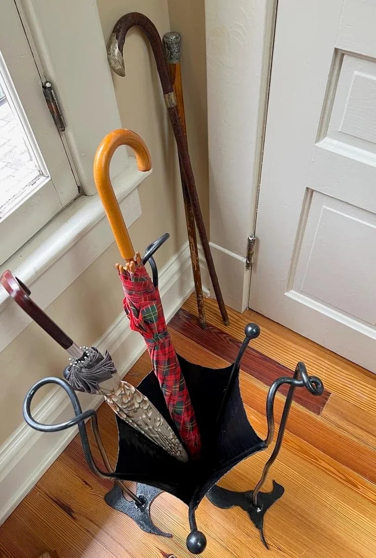 1960s Mid-Century Modern Brutalist Hand Wrought Iron Umbrella Stand - 7