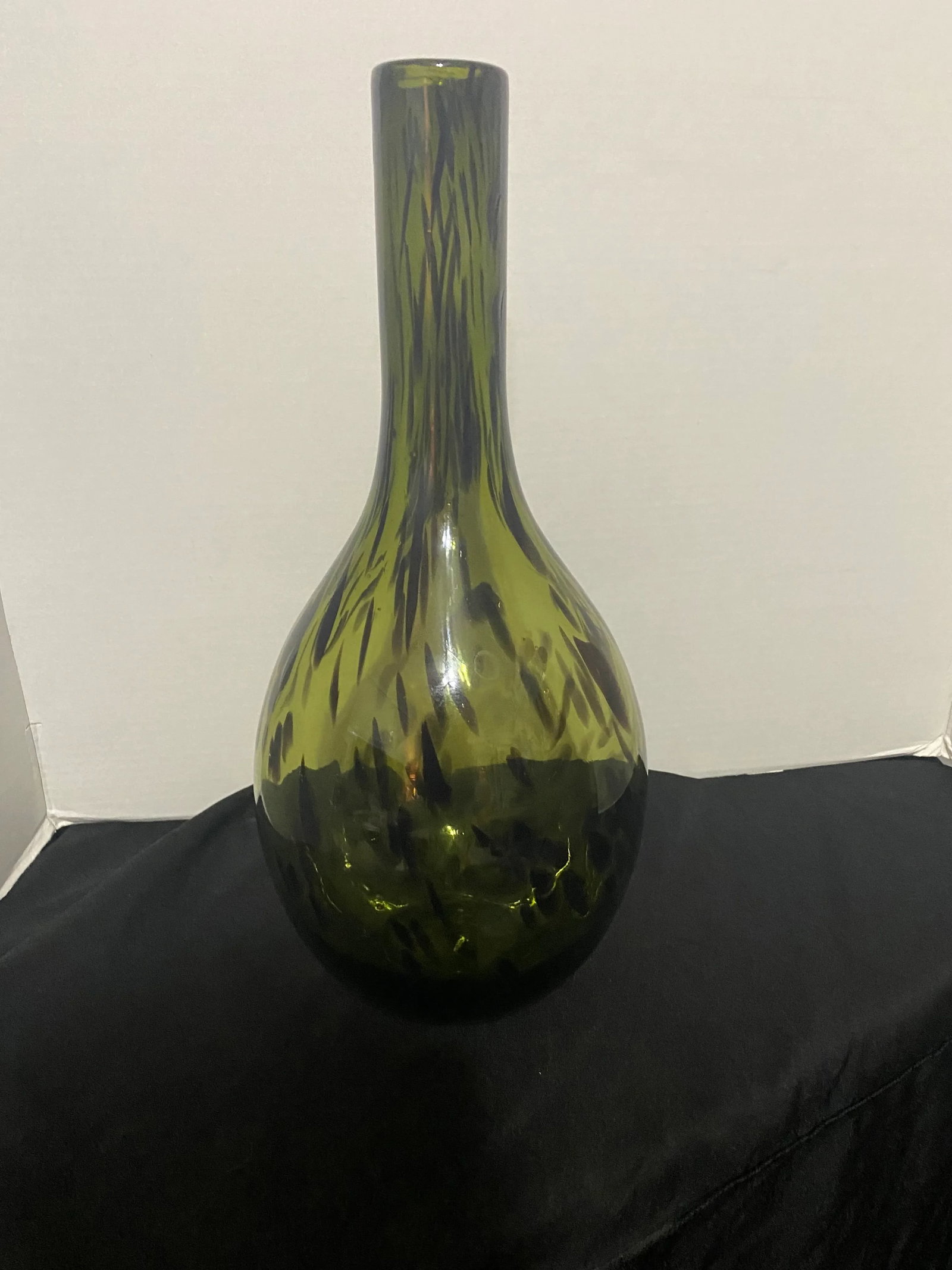1970s Large Green Tortoise Opaque Mid-Century Modern Murano Vase - 3