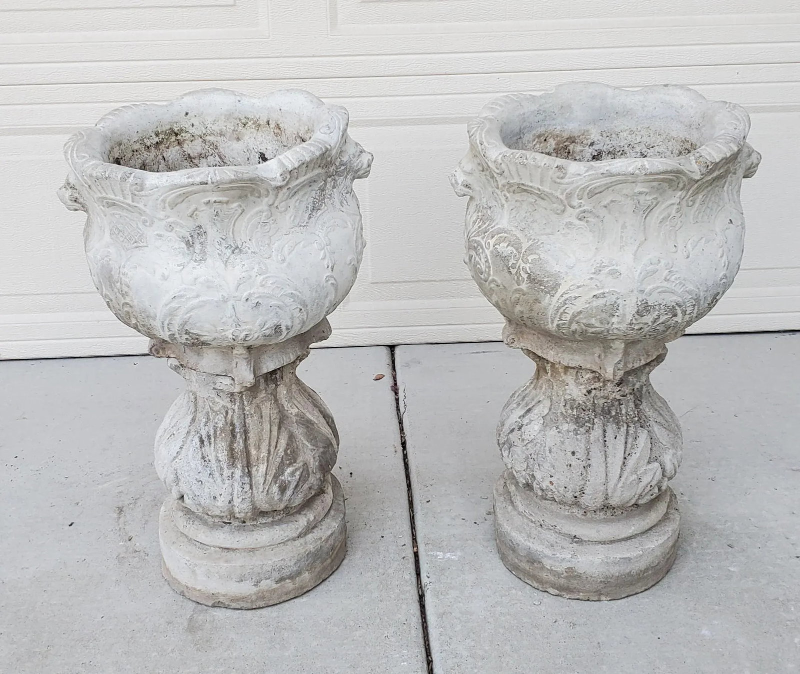 Pair of Antique French Neoclassical High Relief Lion Head Garden Planters With Acanthus Leaf Pedesta - 4