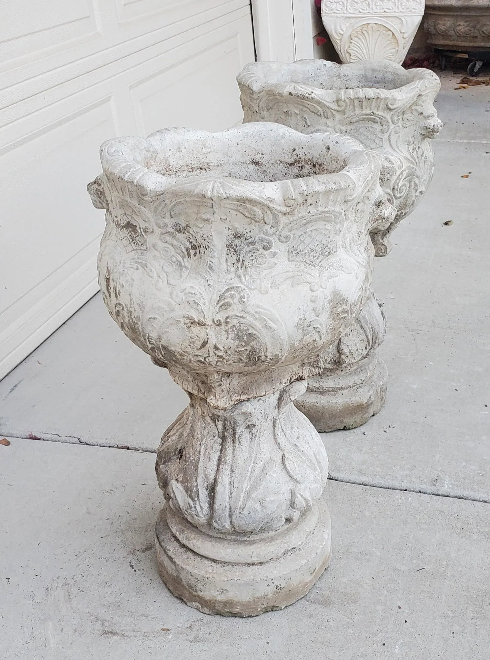 Pair of Antique French Neoclassical High Relief Lion Head Garden Planters With Acanthus Leaf Pedesta - 6