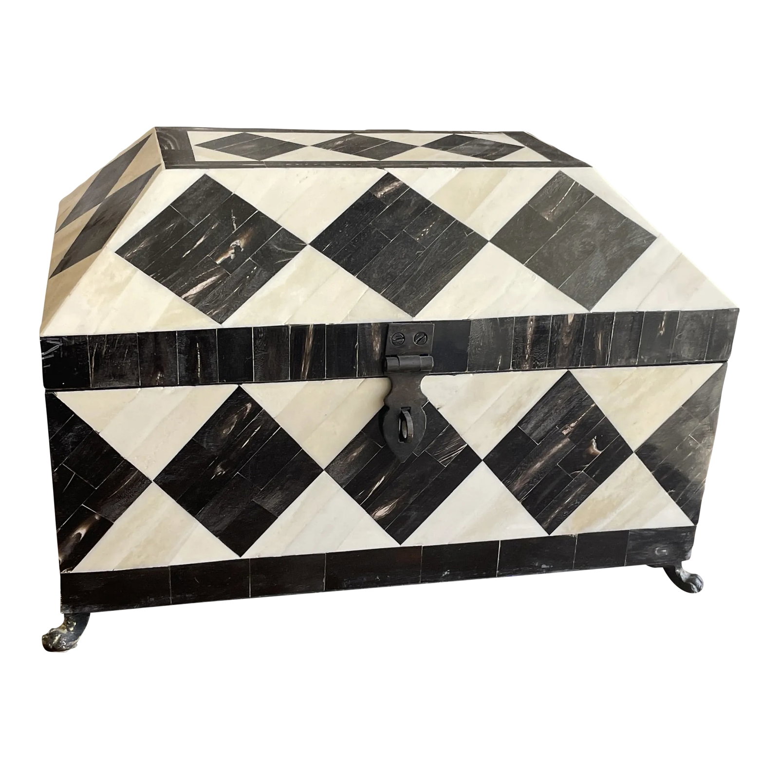 Vintage Tessellated Horn Brass Footed Box: This handmade box with a beautiful diamond design lid presents beautifully. Handcrafted of bone and horn with great care and craftsmanship. Great condition with no major chips or losses. Unmarked. Lin