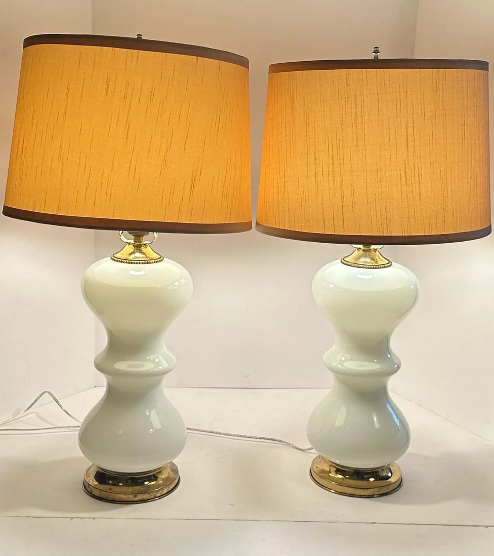 1950s Milk Glass Table Lamp Pair - 3