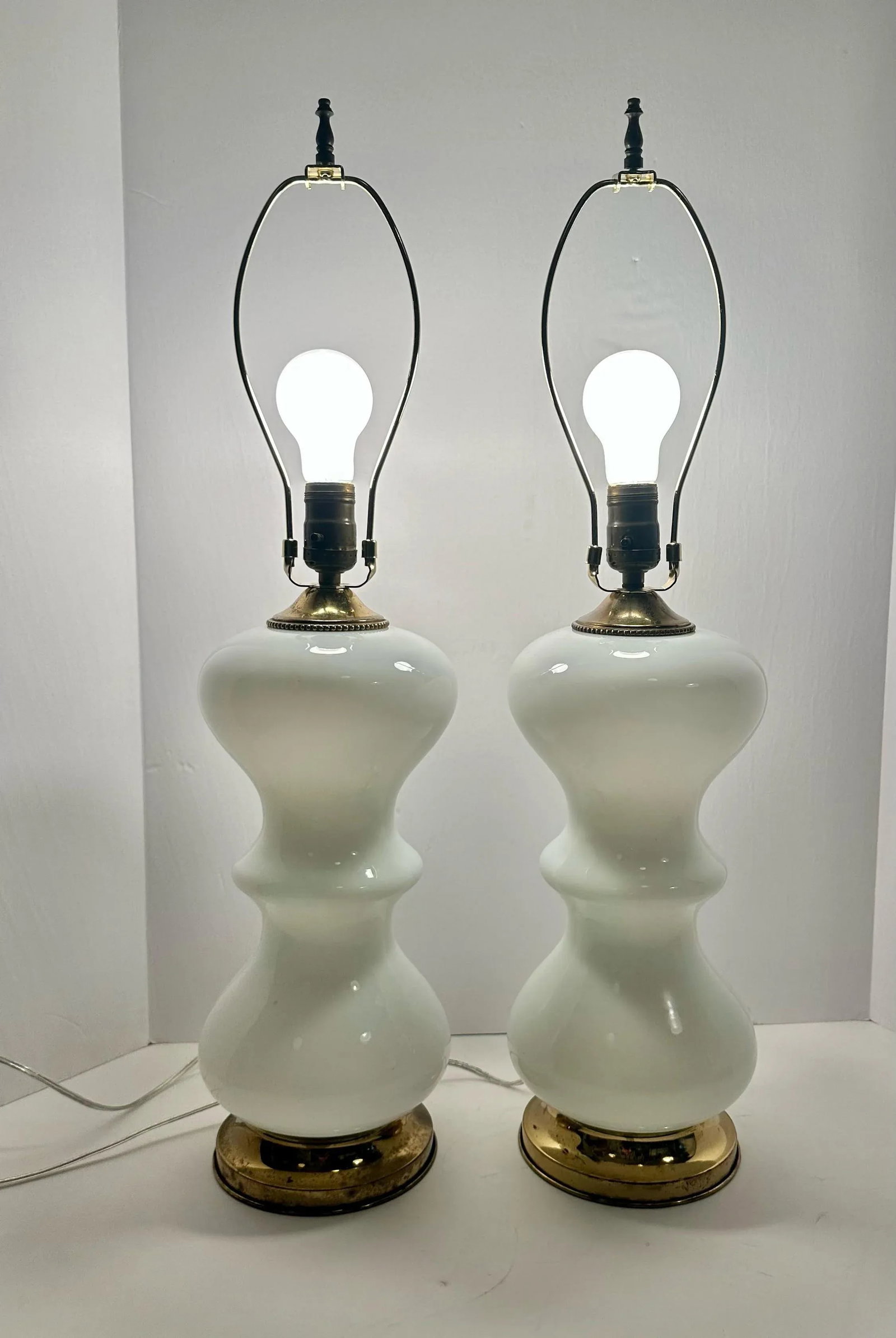 1950s Milk Glass Table Lamp Pair - 4