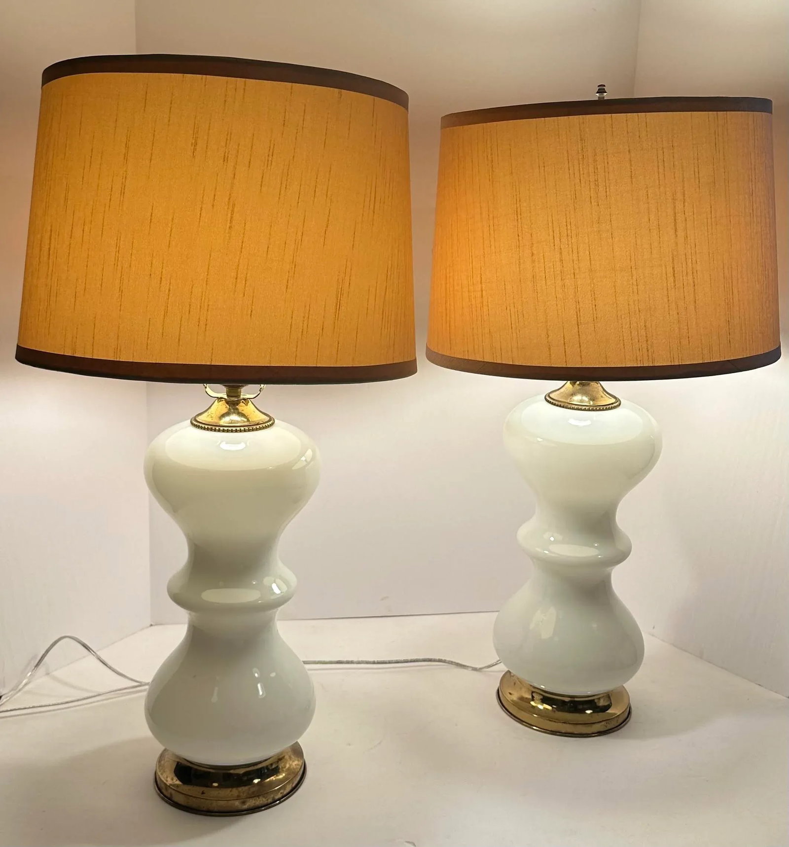 1950s Milk Glass Table Lamp Pair - 6