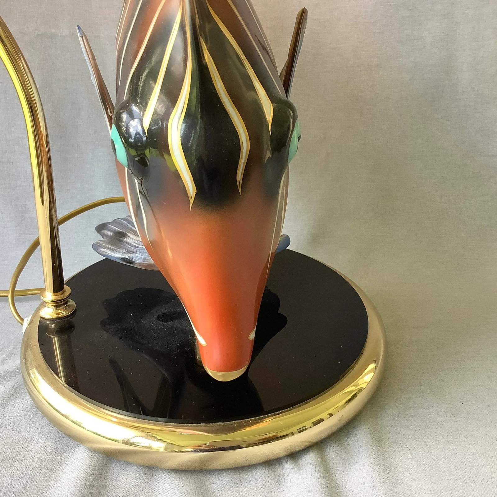 1970s Ceramic Fish Table Lamp With Linen Scallop Shade - 4