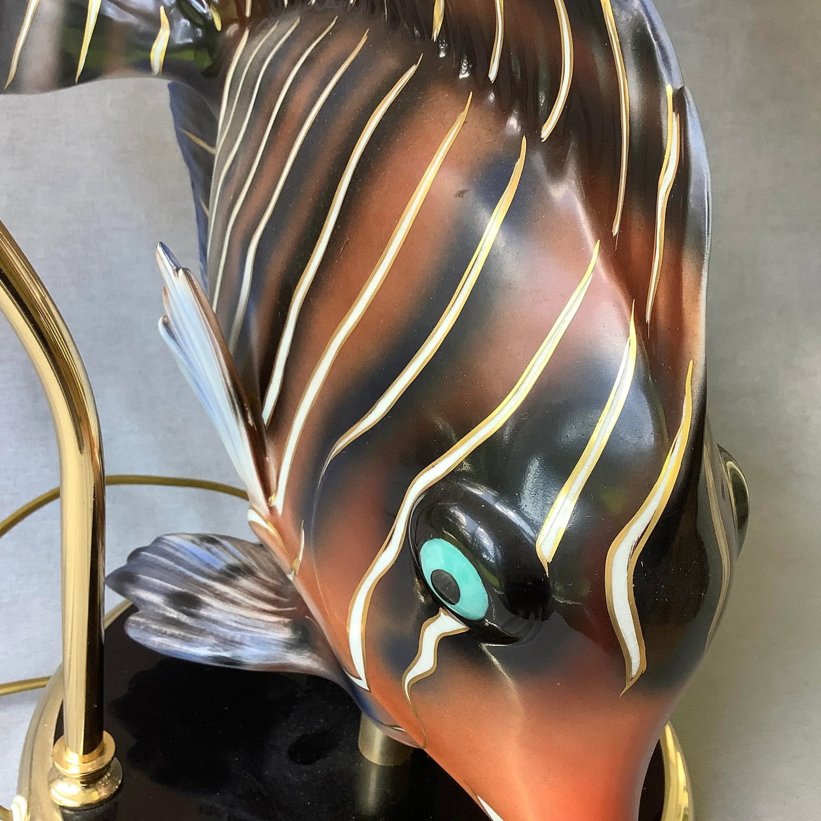 1970s Ceramic Fish Table Lamp With Linen Scallop Shade - 5