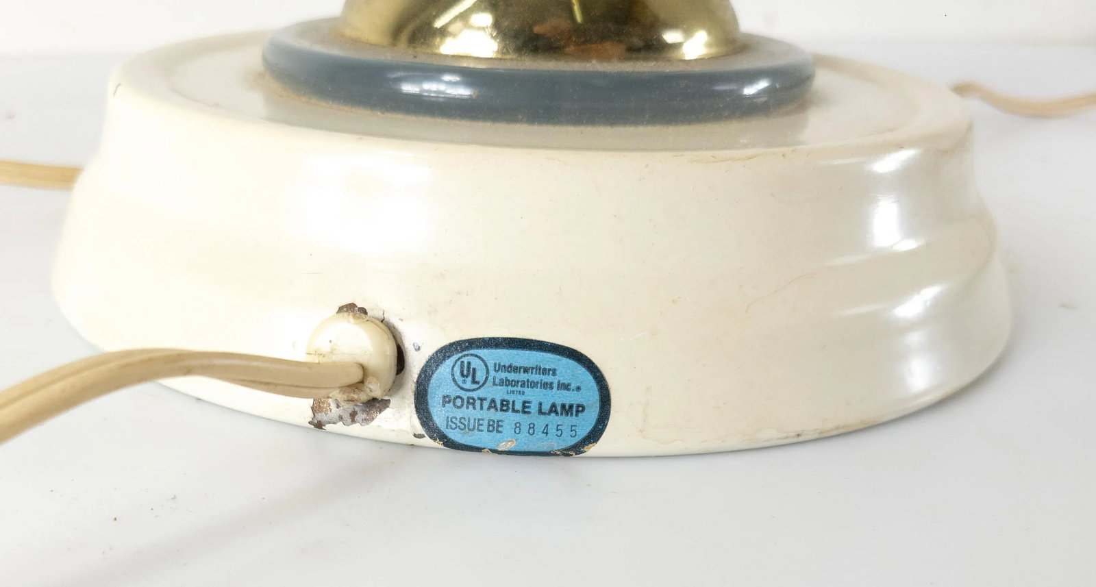 Mid-Century Modern Flying Saucer Modernist Table Lamp - 5