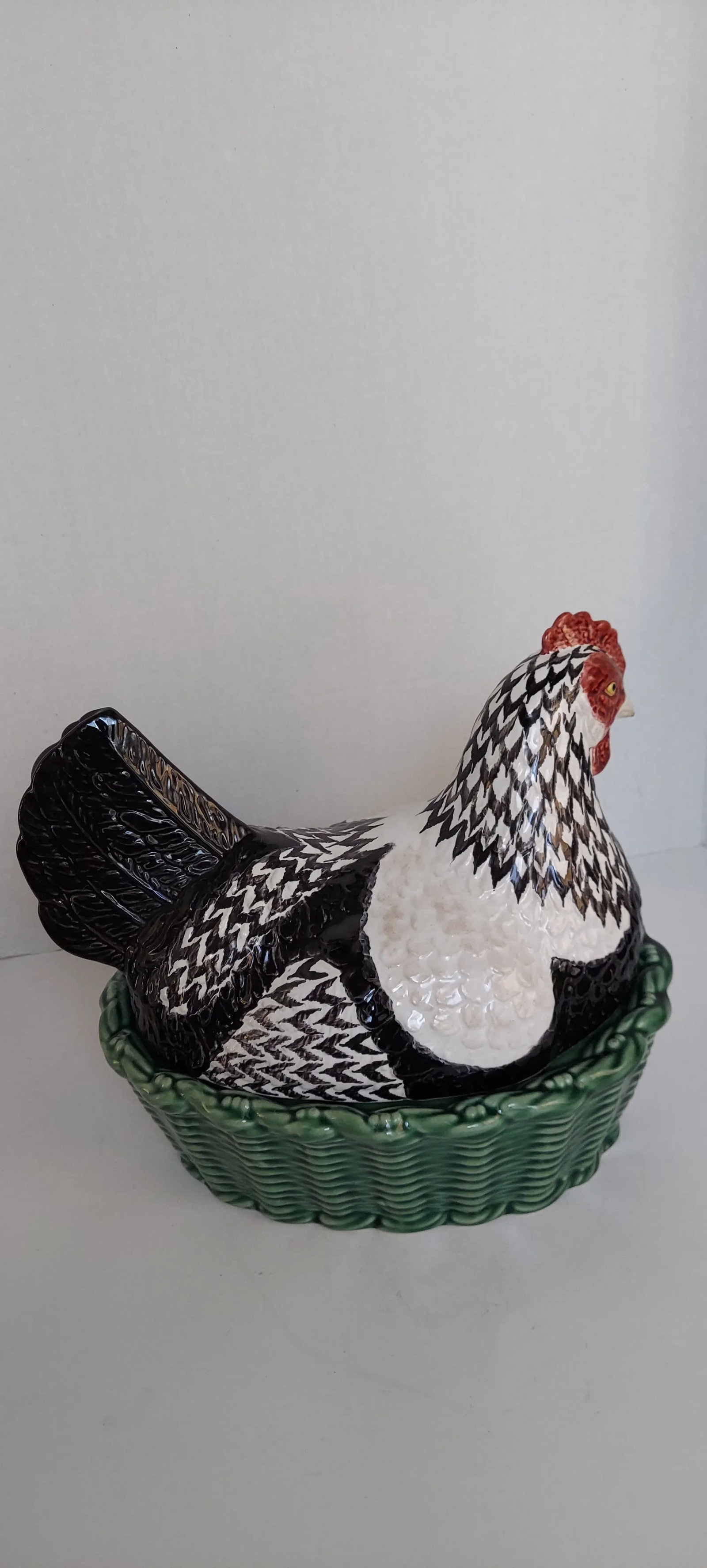 Late 20th Century French Hen Tureen With Ladle Made by Bordallo Pinhiero in Portugal - 2
