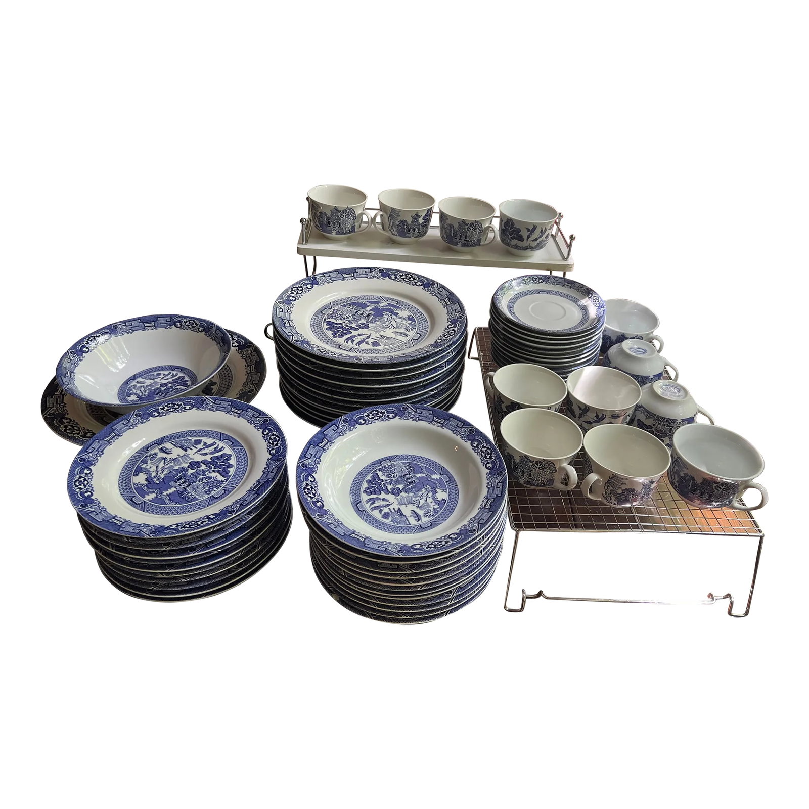 Vintage Royal Oak China Set- 62 Pieces: Stunning vintage large China set of blue Willow China set was made by Potteries in England, Japan, America, China and elsewhere have produced this fascinating design for centuries. In fact, it's still