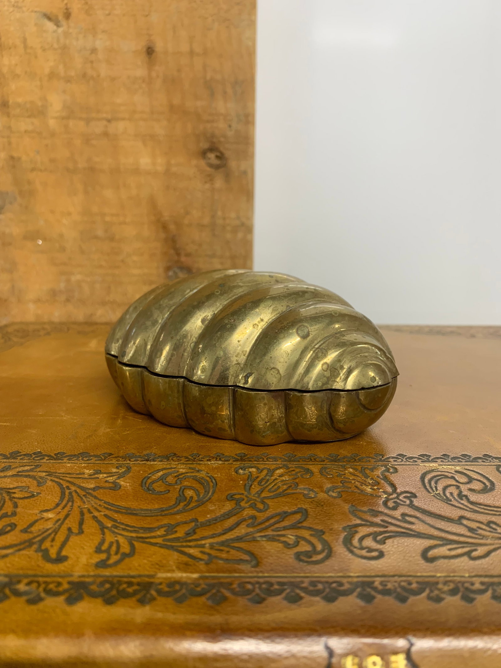 Vintage Brass Clam Shell Box - 2