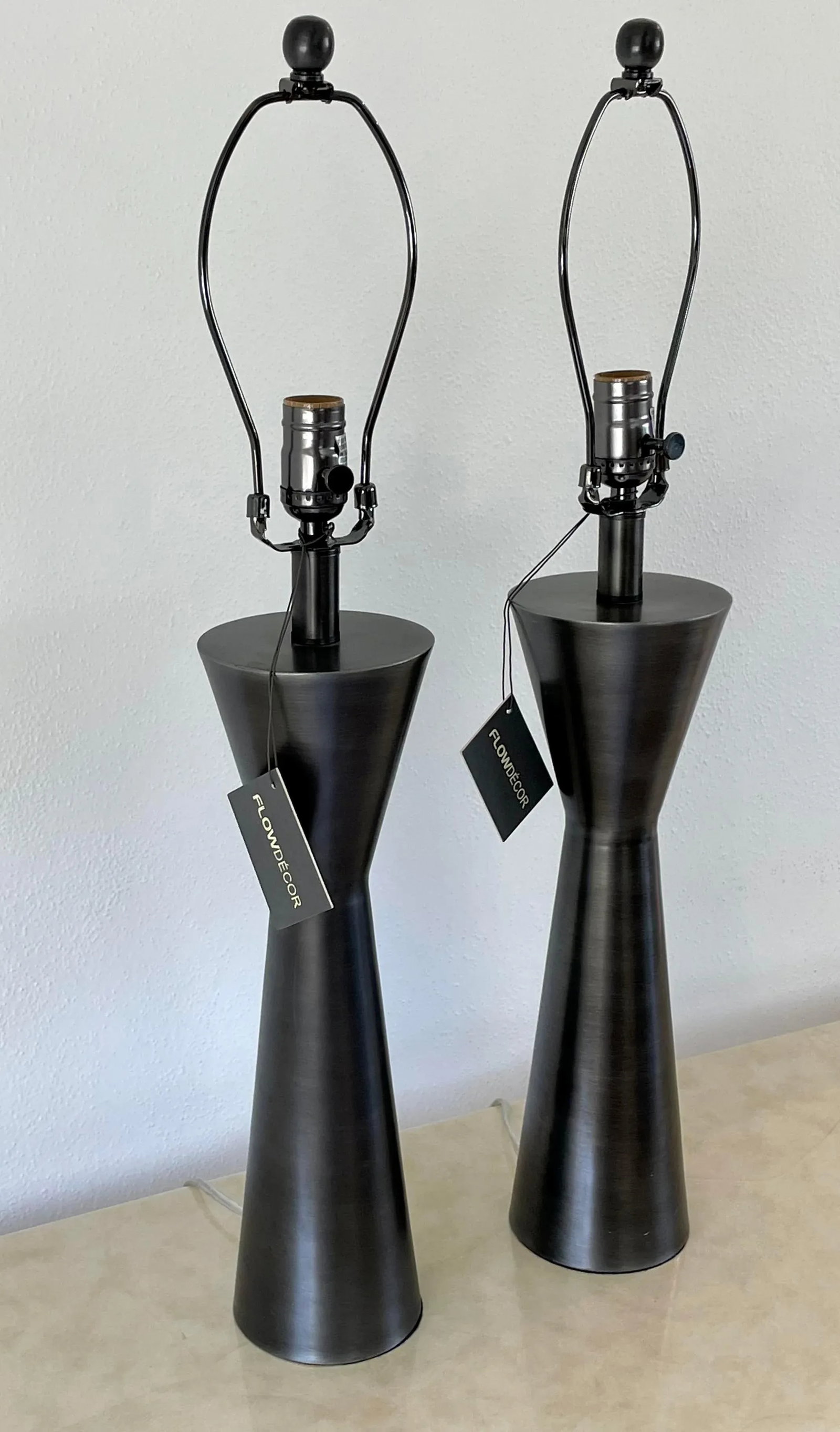 Pair of Contemporary Flow Decor 'Essex' Antiqued Black Table Lamps - 2