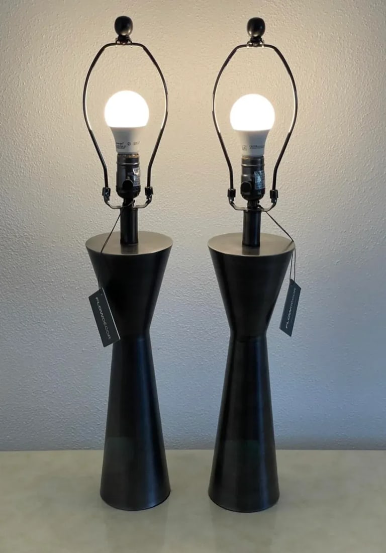 Pair of Contemporary Flow Decor 'Essex' Antiqued Black Table Lamps - 8