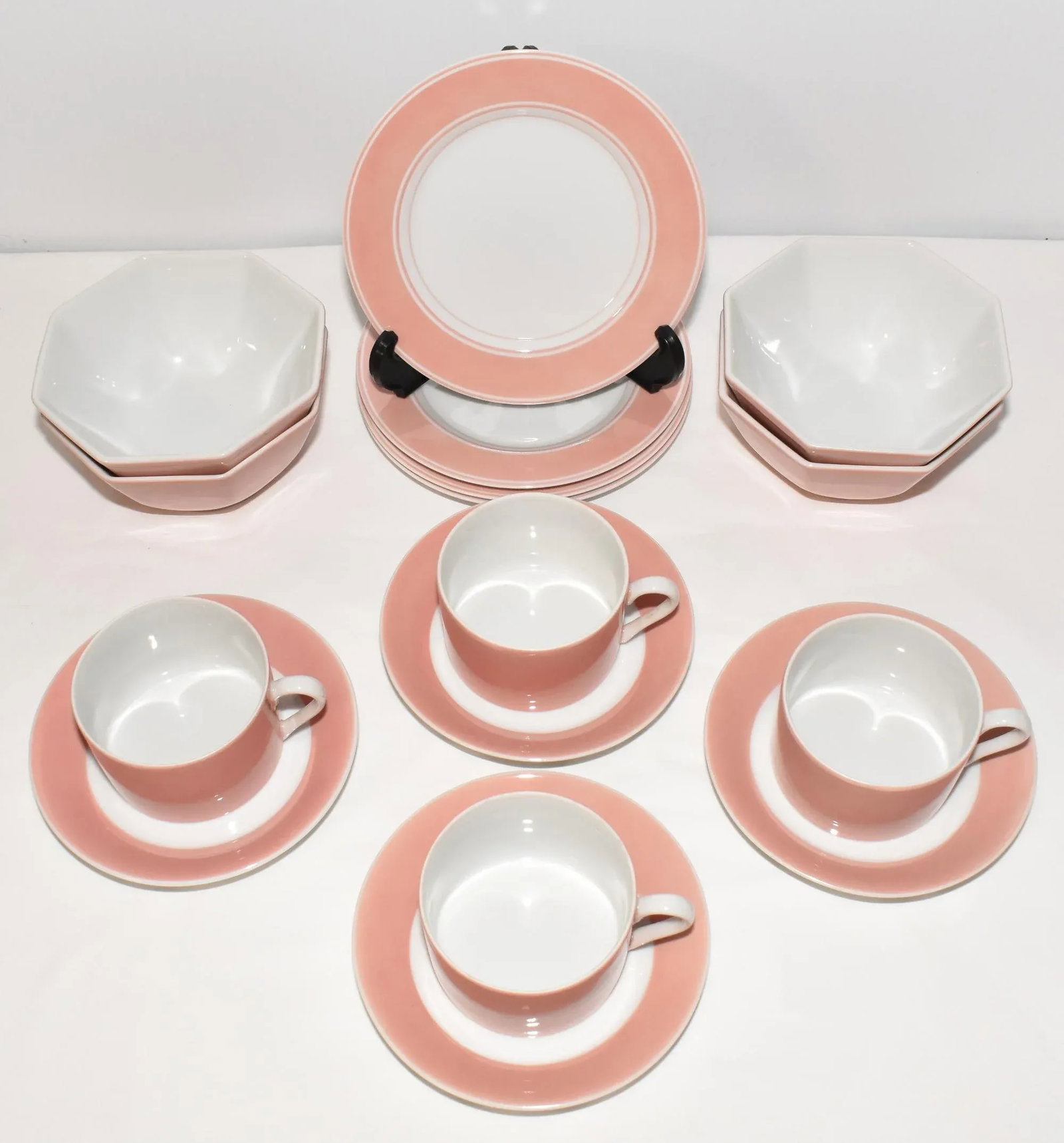 1970s Fitz & Floyd Mid Century Modern Pink Peach Rondelet Luncheon Set 16 Piece Plates Bowls Cups - 3