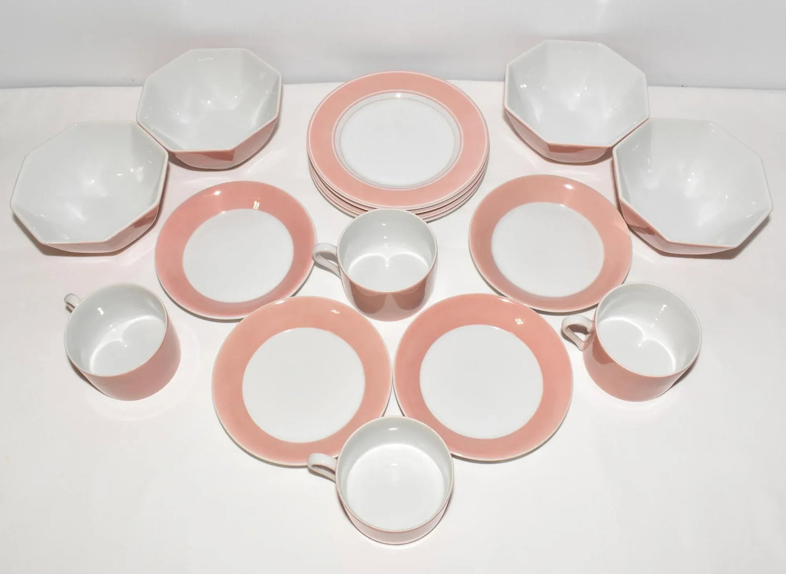 1970s Fitz & Floyd Mid Century Modern Pink Peach Rondelet Luncheon Set 16 Piece Plates Bowls Cups - 6