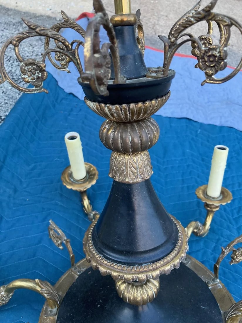 French Empire Style Tole and Brass Chandelier, Early 20th Century, With Silk Custom Shades - 8