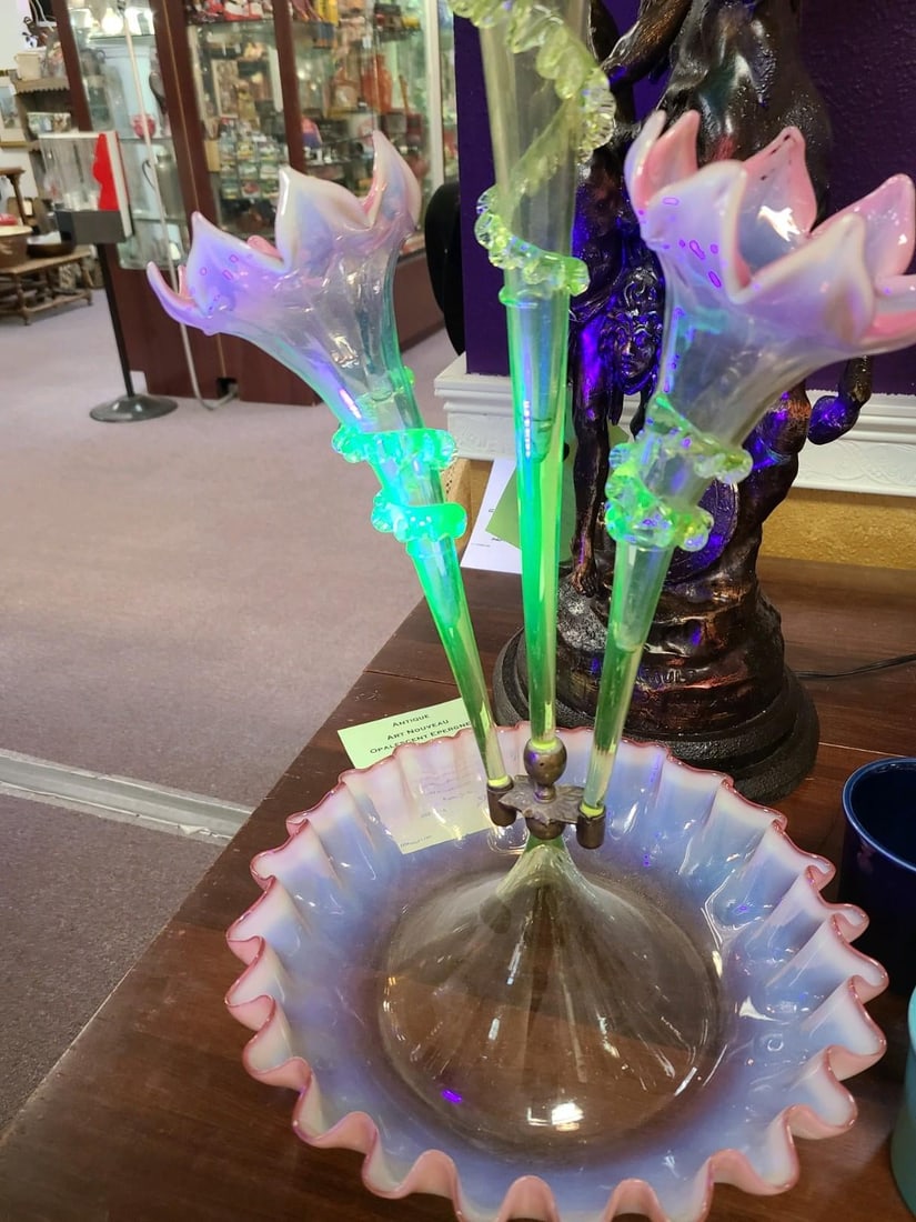 Antique Art Nouveau Opalescent Vaseline Glass Epergne, Circa 1880's - 10
