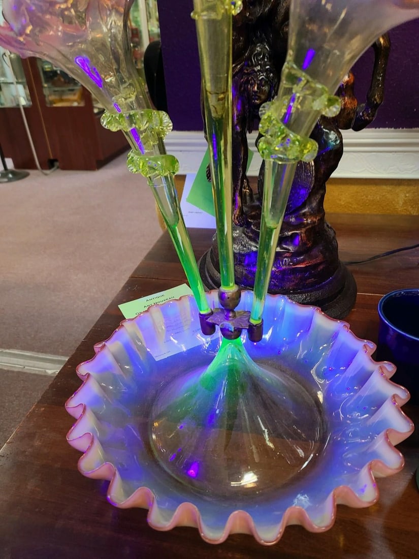 Antique Art Nouveau Opalescent Vaseline Glass Epergne, Circa 1880's - 11