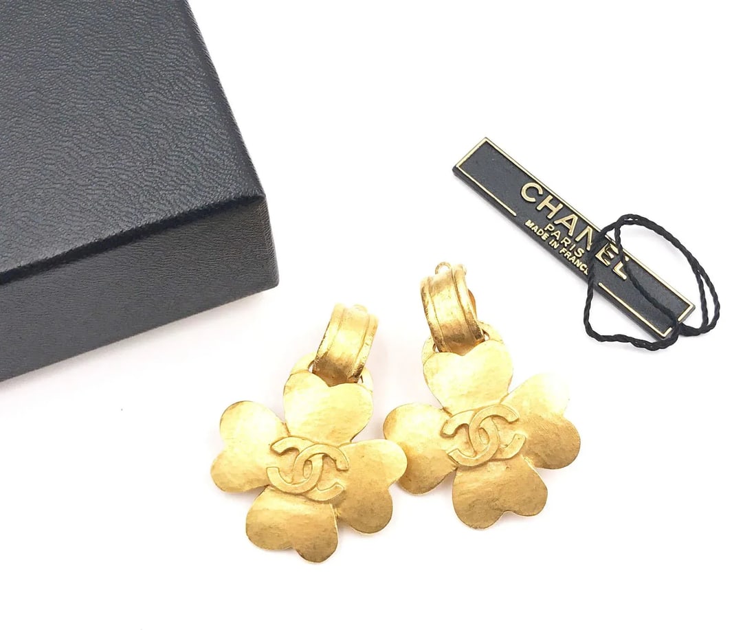 Vintage Chanel Gold Plated CC Clover Clip on Earrings - 2 Pieces - 3