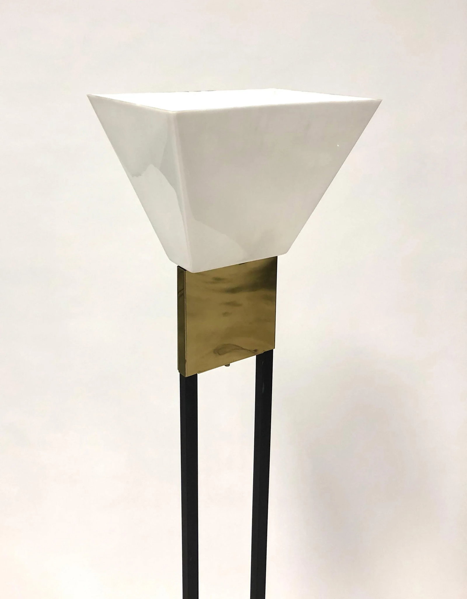 1970s Vintage Brass and Black Metal Torchiere Lamp - 2