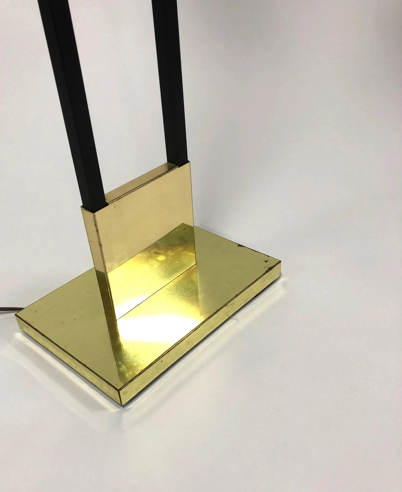 1970s Vintage Brass and Black Metal Torchiere Lamp - 3