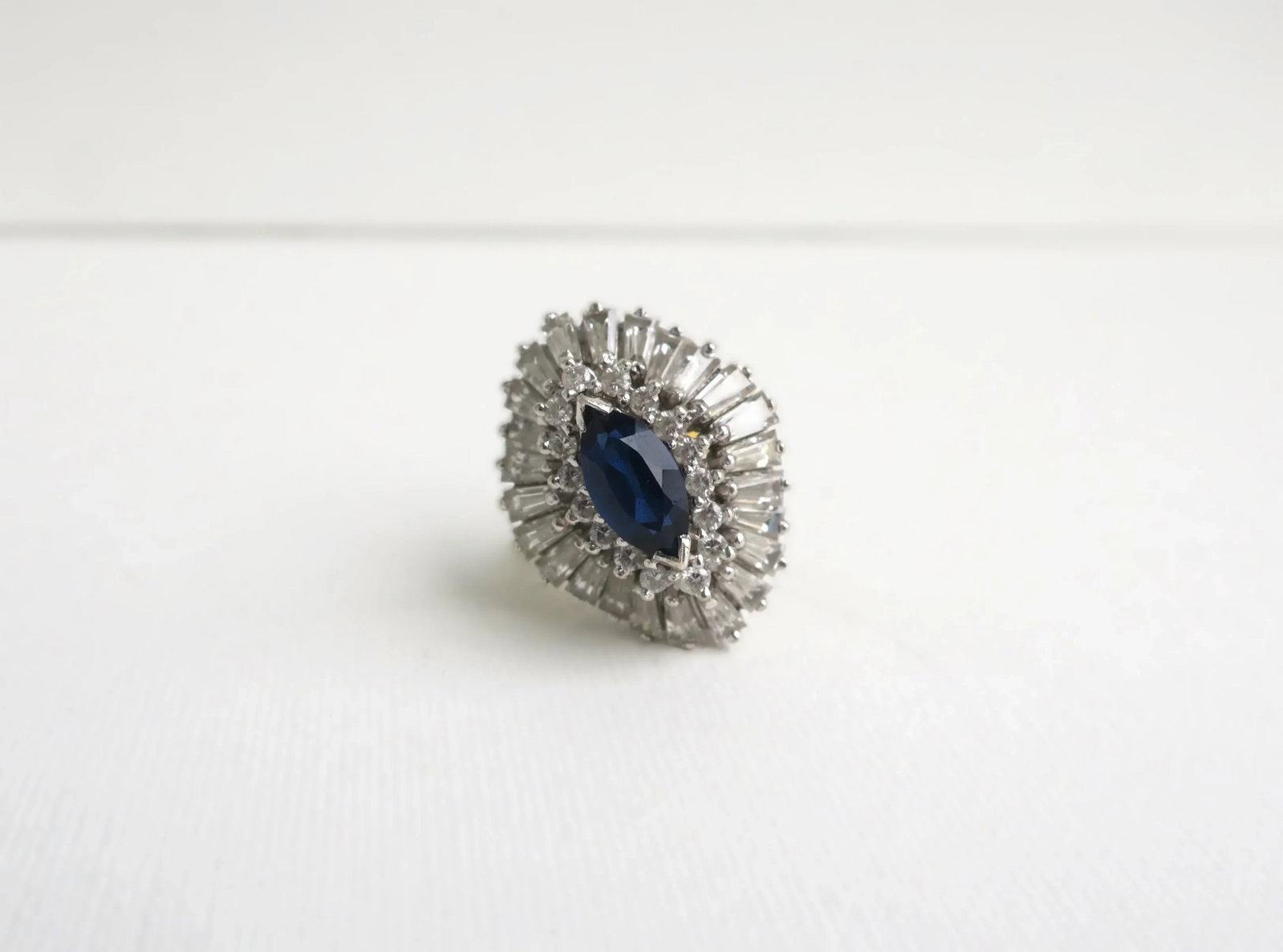 Cocktail Ring Faux Diamonds and Sapphire, Circa 1960s - 7