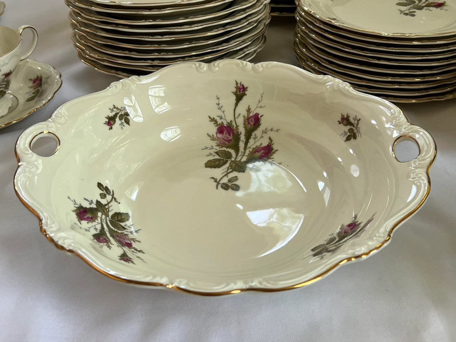 Late 20th Century Vintage Rosenthal Germany Pompadour Moss Rose 74-Piece Dinnerware Set - Service fo - 5