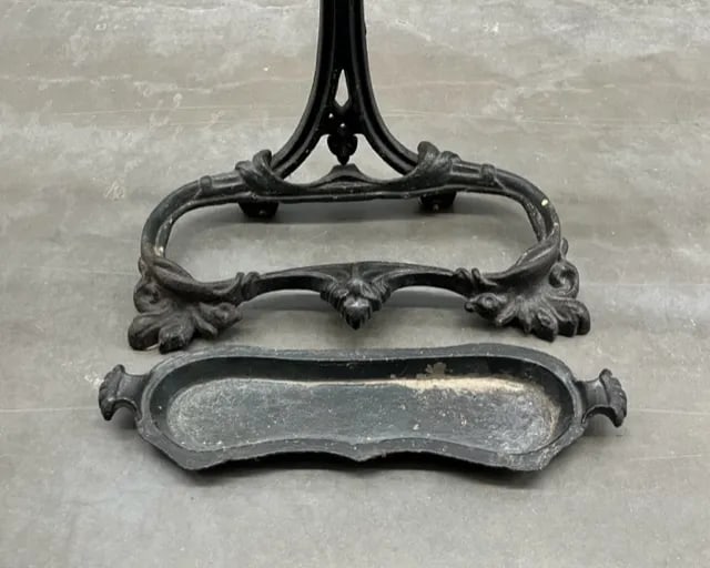 Early 20th Century Antique Cast Iron Umbrella Stand - 3