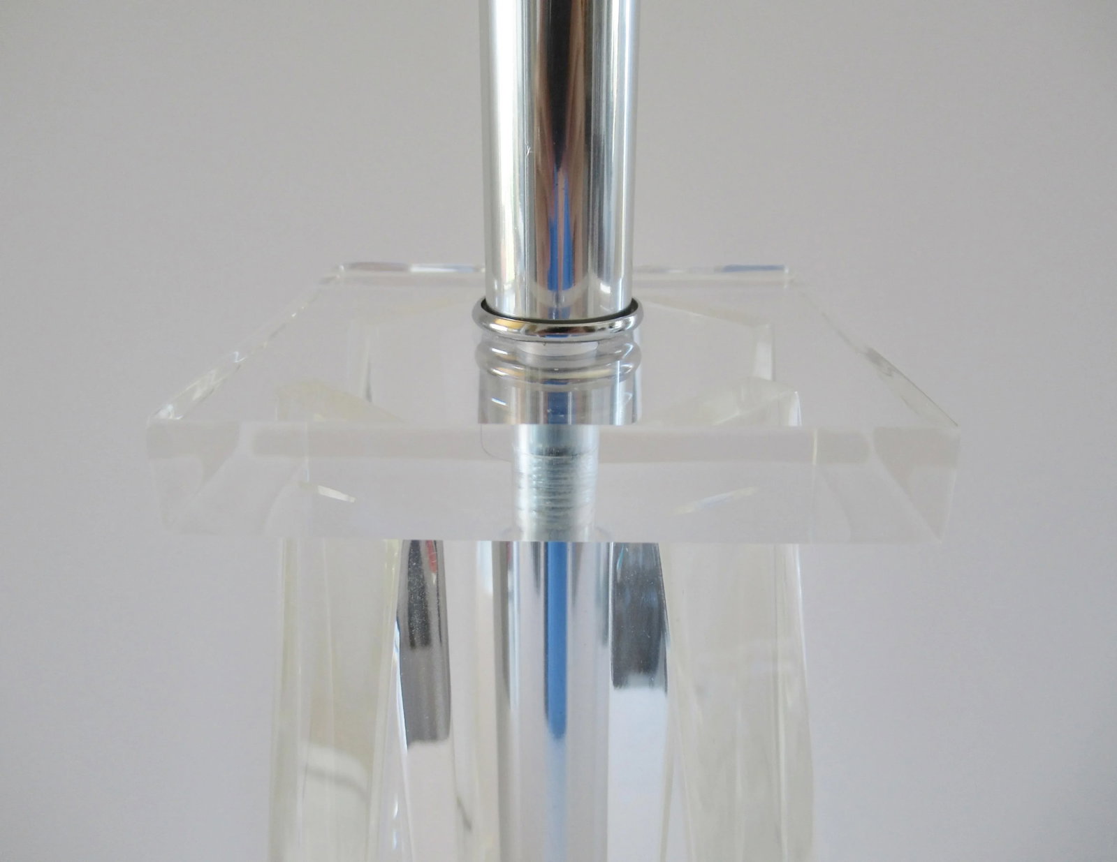 Mid Century Karl Springer Style Lucite Faceted Lamp - 4