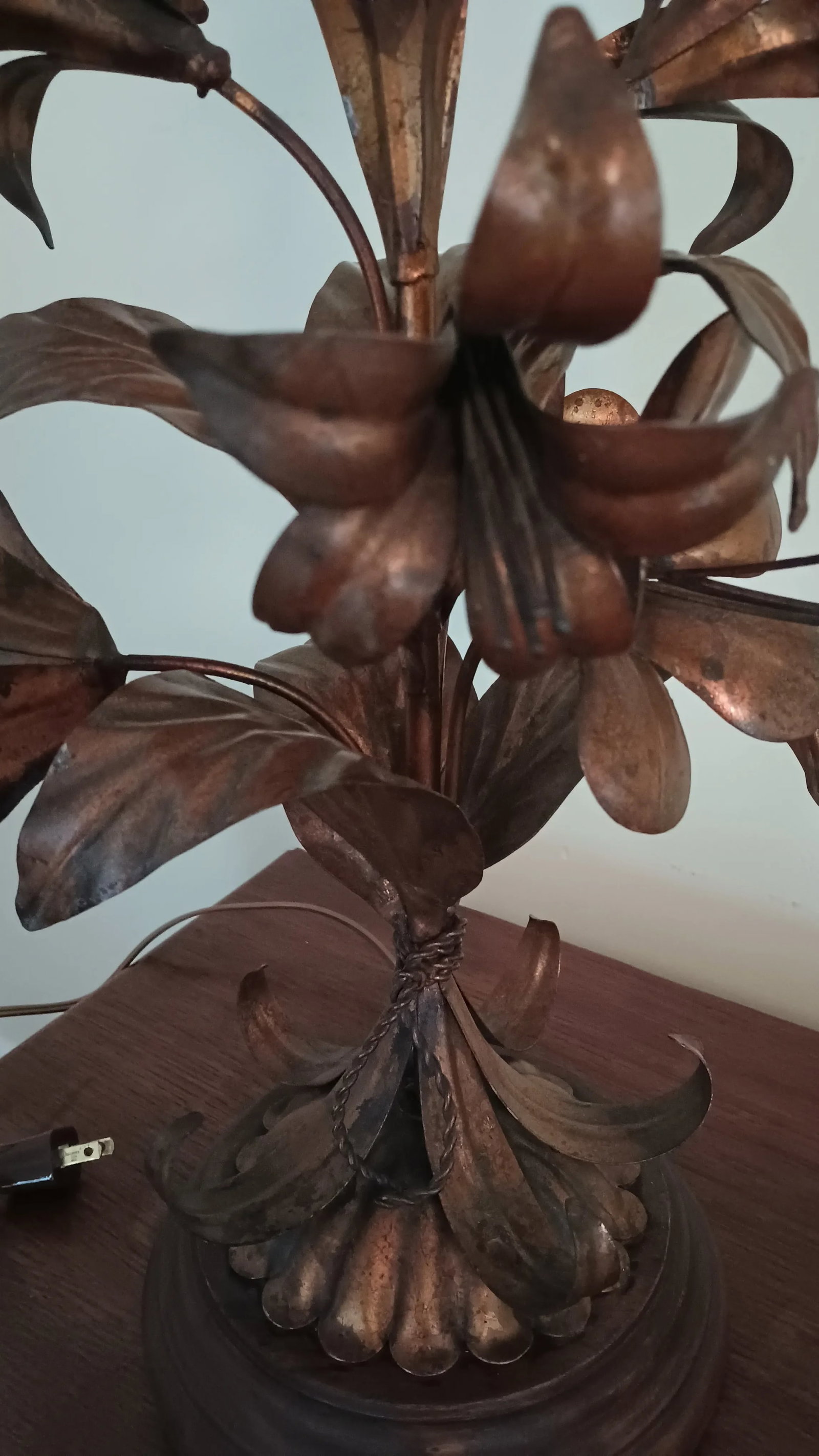 Mid-Century Tole Table Lamp Metal Lily Motif - 5
