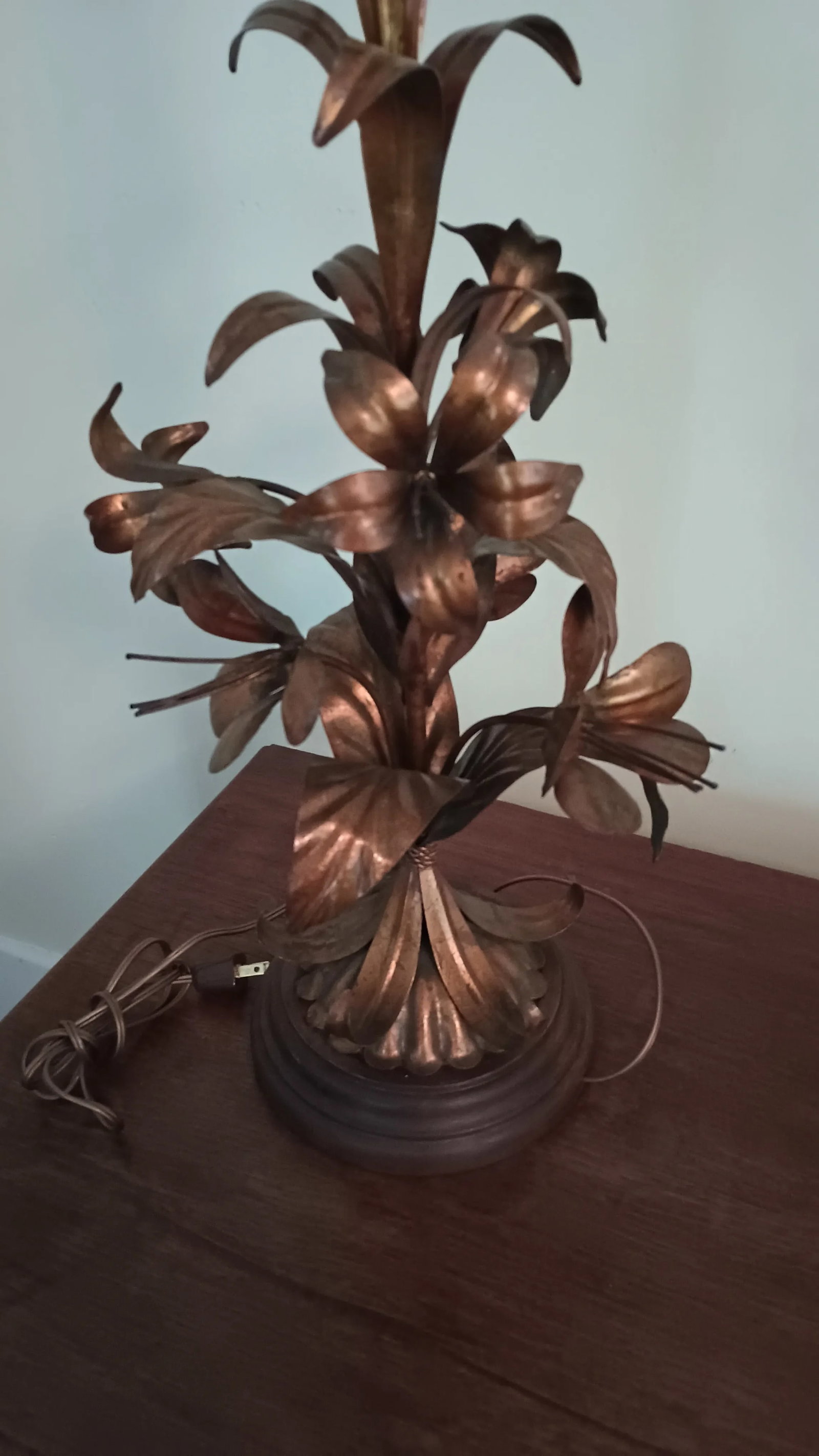 Mid-Century Tole Table Lamp Metal Lily Motif - 6