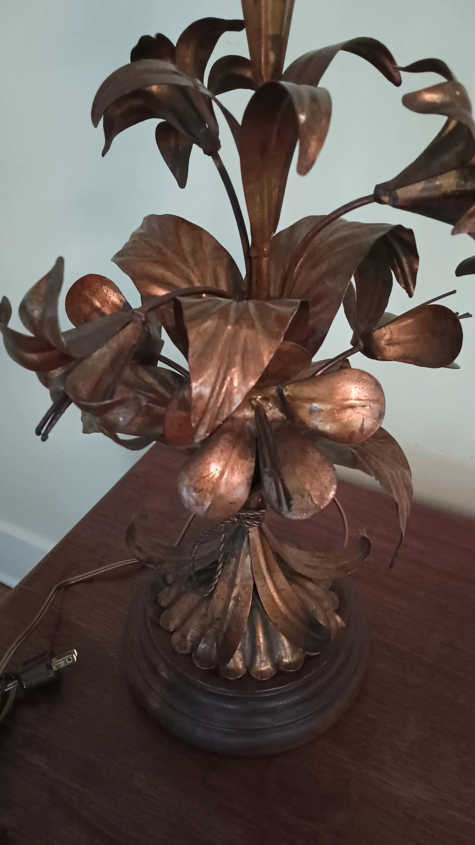 Mid-Century Tole Table Lamp Metal Lily Motif - 7