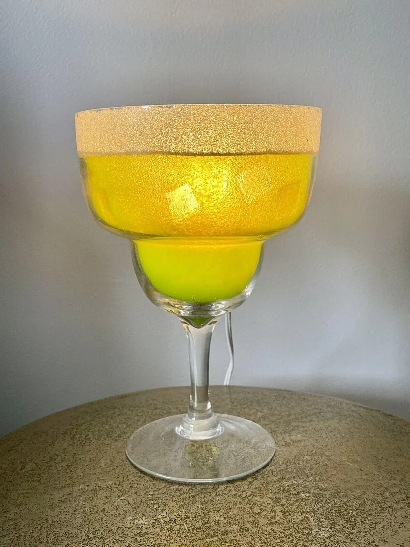 1980s-90s Glass Margarita Cocktail Bar Lamp - 3