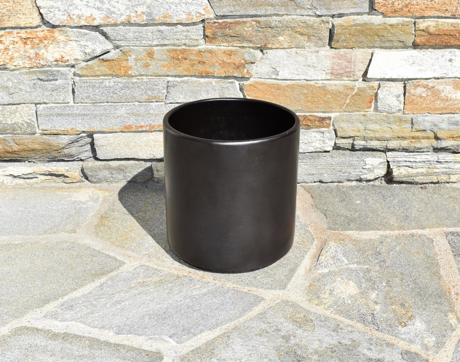 Gainey AC-8 Matte Black Planter Pot - 4