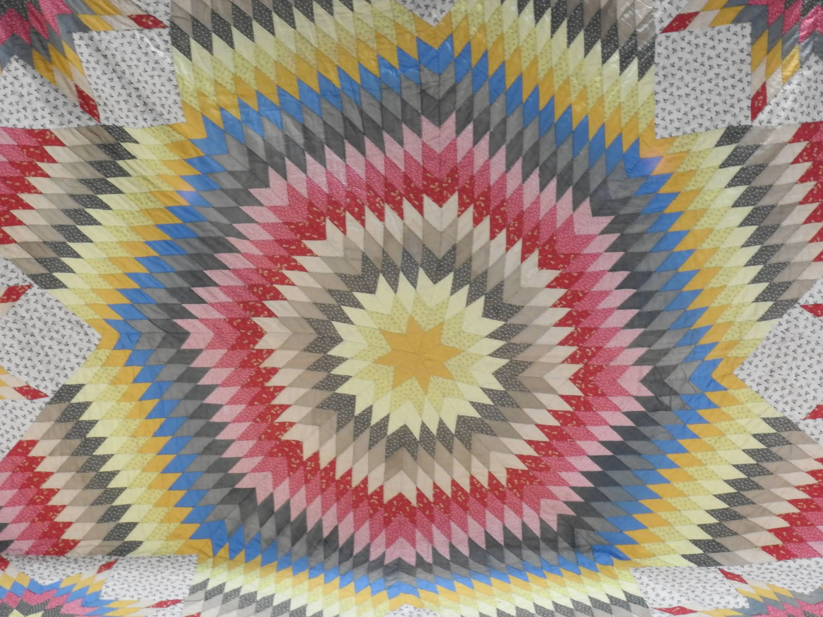Vintage Handmade Star Quilt - 2