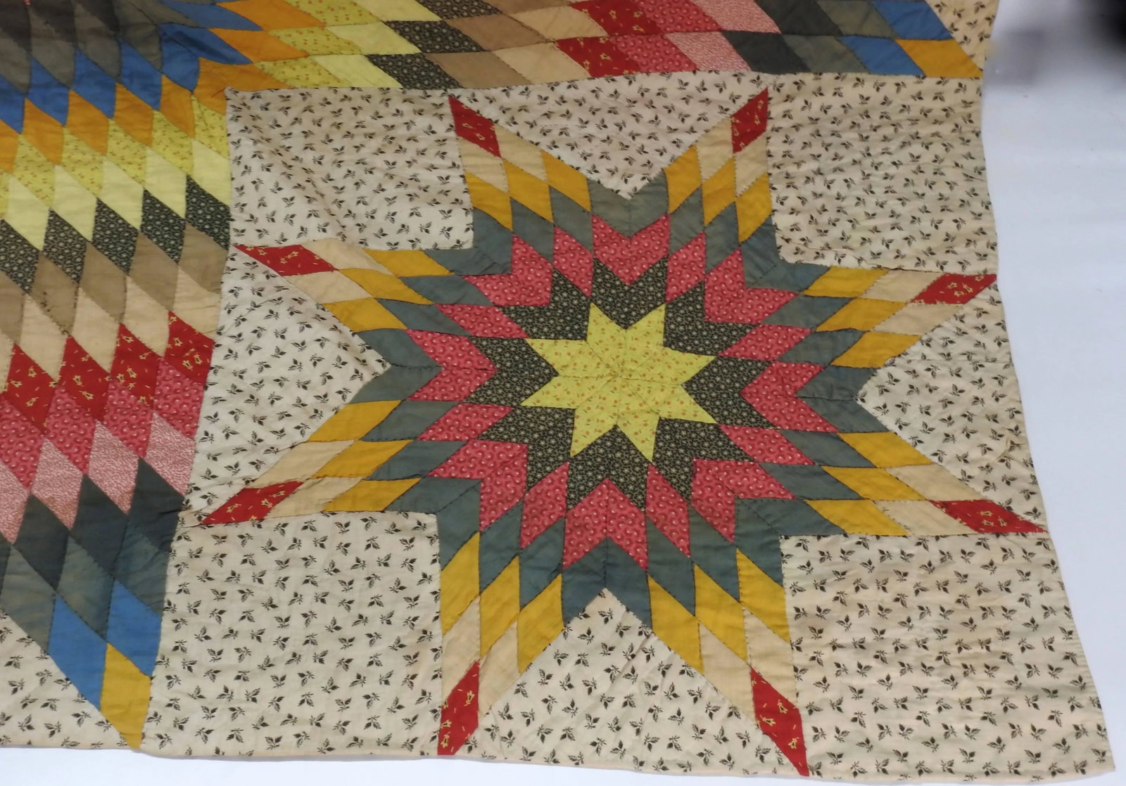 Vintage Handmade Star Quilt - 3