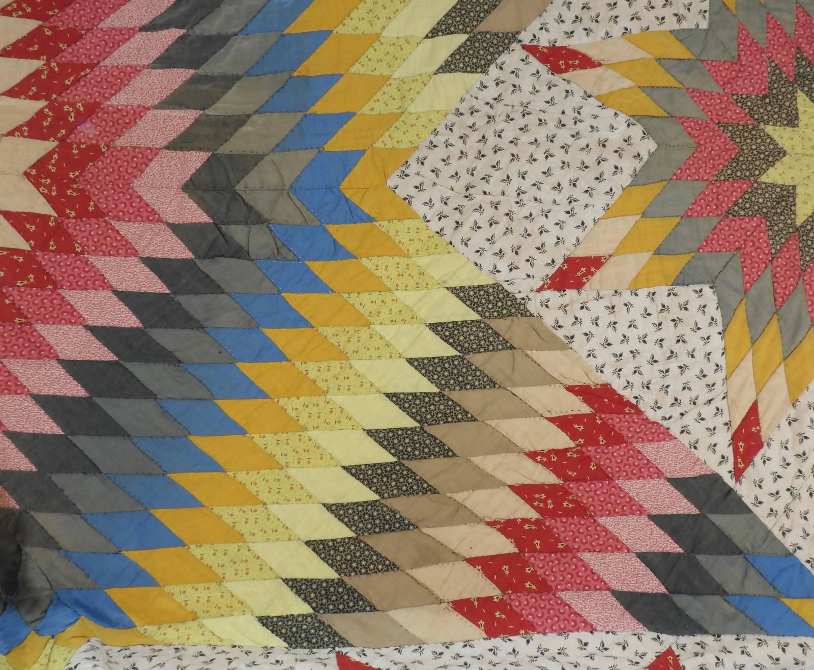 Vintage Handmade Star Quilt - 6