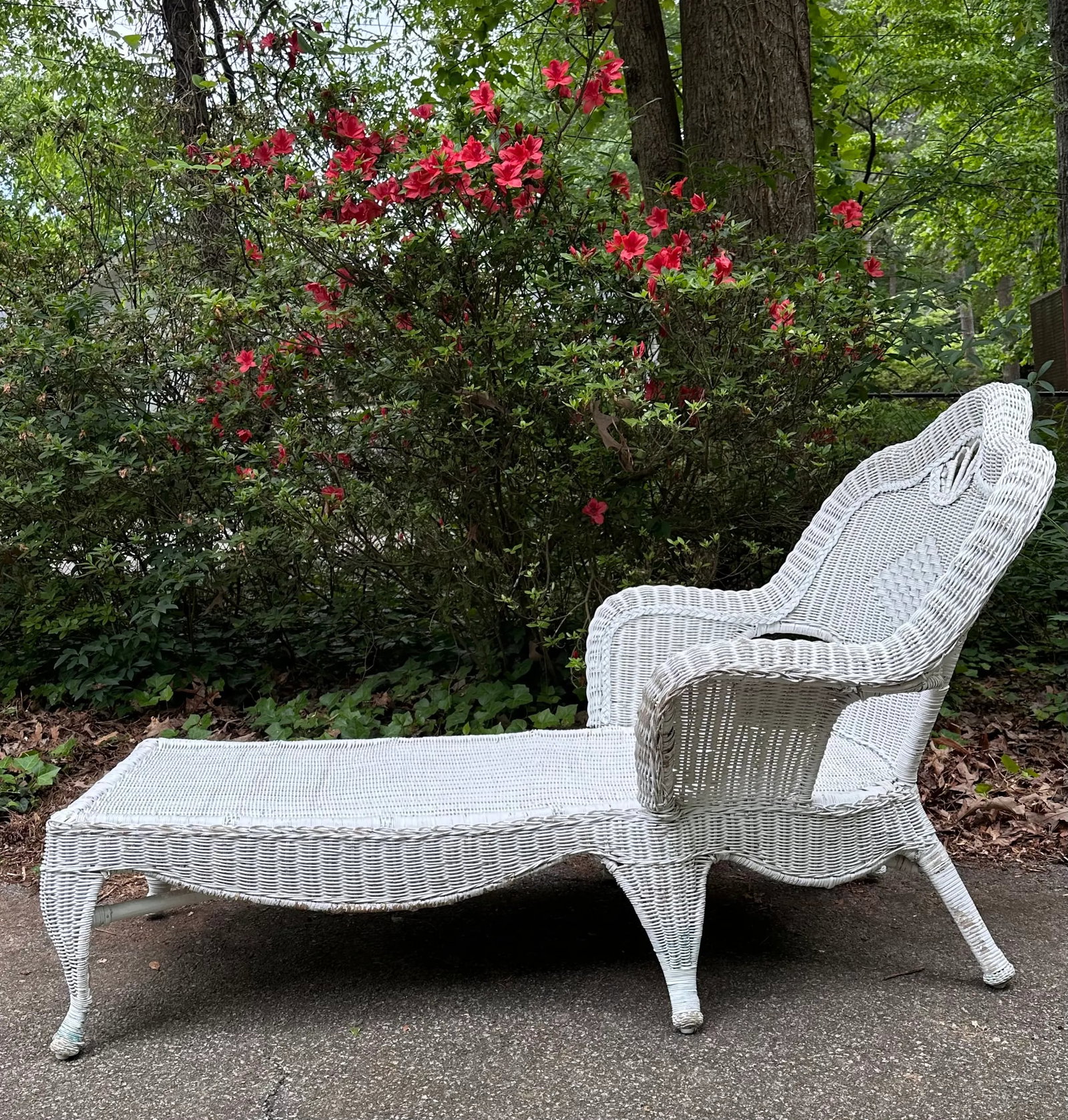 Early 20th Century Victorian White Wicker Rattan Chaise Lounge Chair - 11