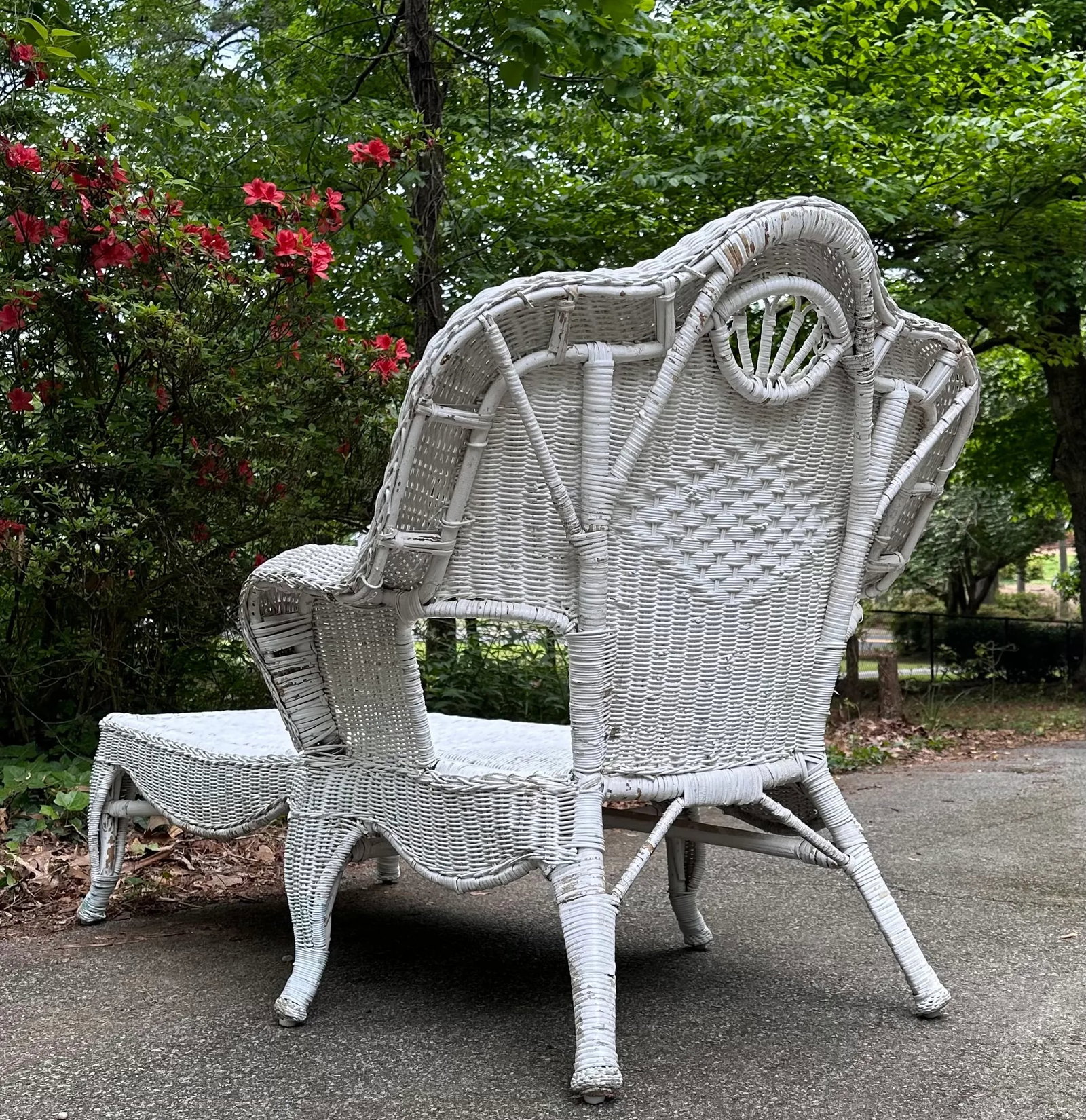 Early 20th Century Victorian White Wicker Rattan Chaise Lounge Chair - 6