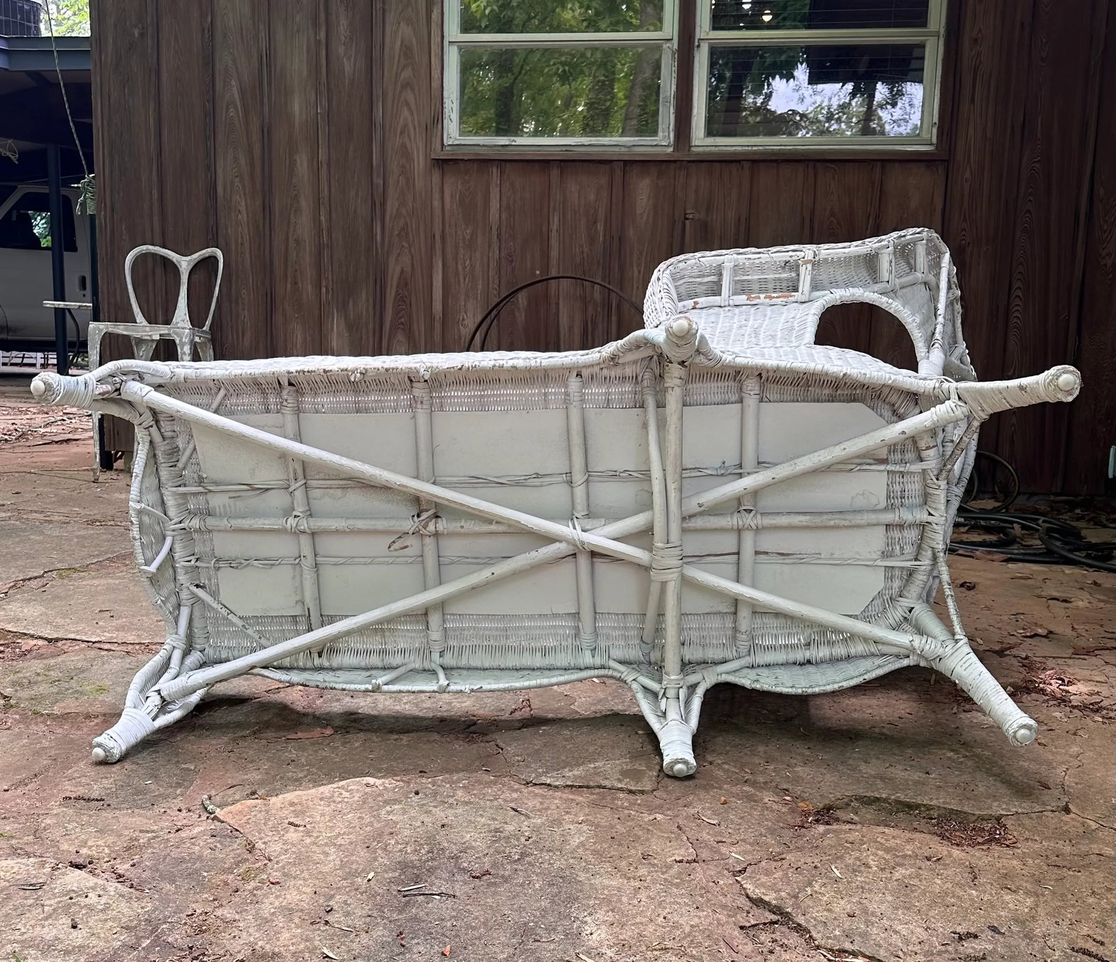 Early 20th Century Victorian White Wicker Rattan Chaise Lounge Chair - 9