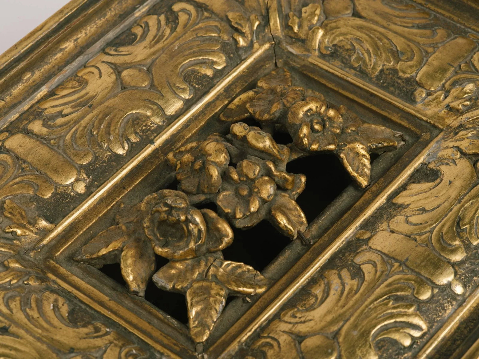 1920s Giltwood and Gesso Box - 4