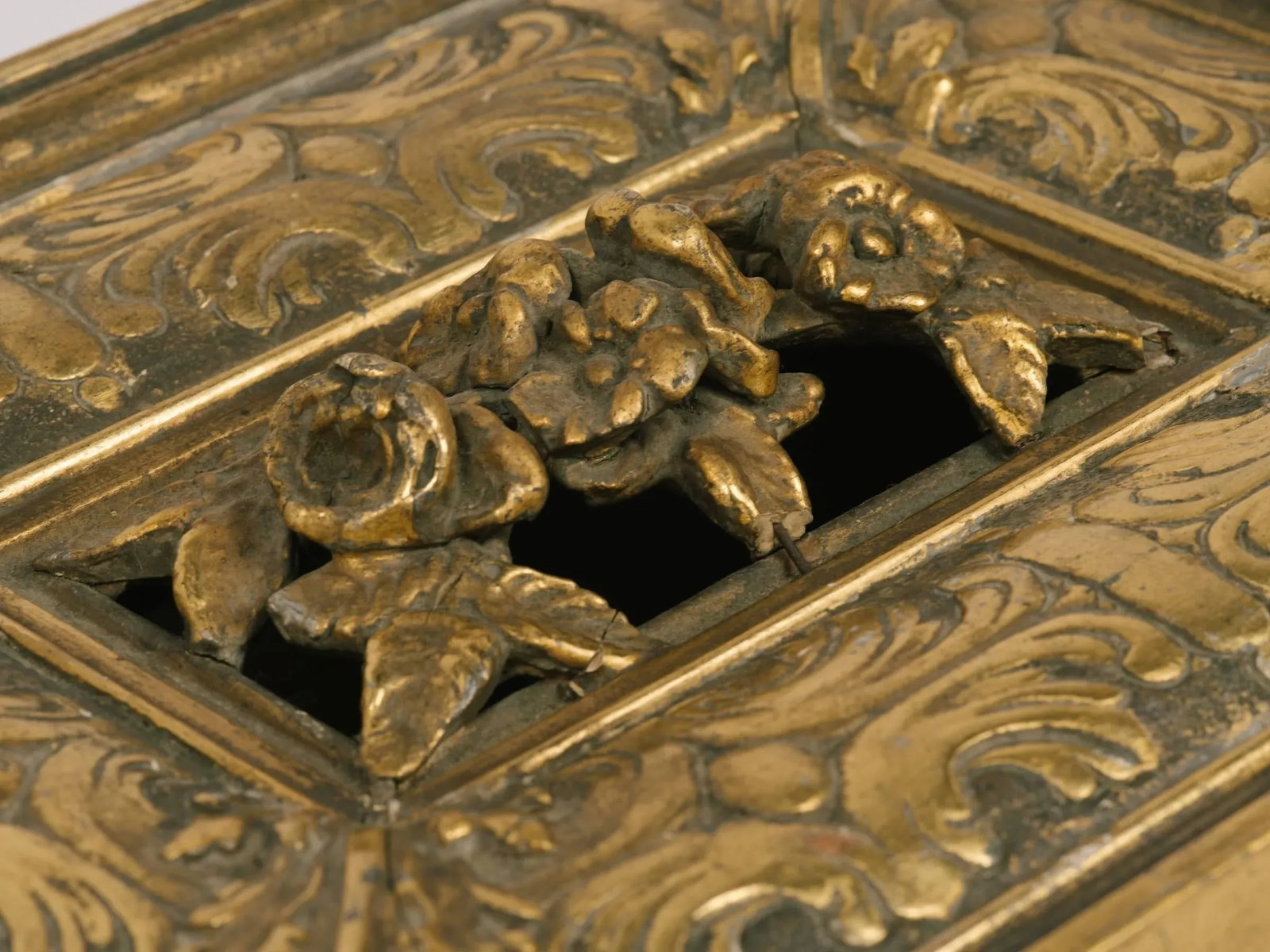 1920s Giltwood and Gesso Box - 5